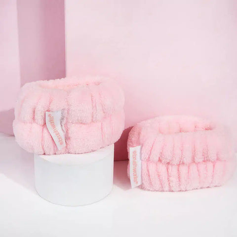 Brushworks Microfibre Wrist Wash Bands - 2 PCS